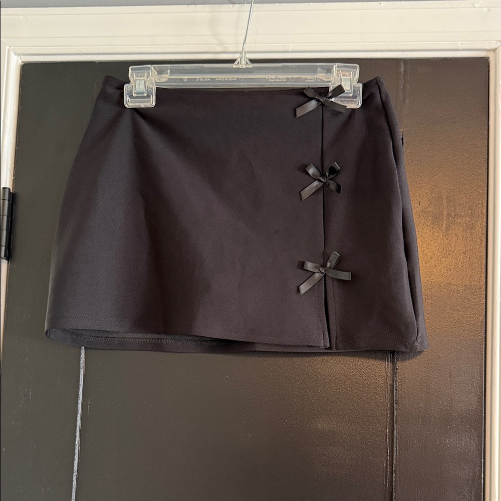 Girls' Black Bow Accent Skort - Classic A-Line